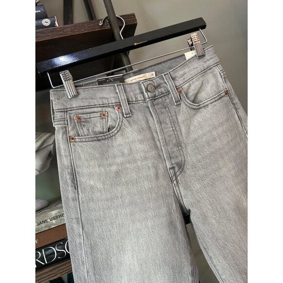 Levi's High Rise Wedgie Straight Leg Jeans Top of the Hill Womens Size 26x28 - Picture 5 of 9